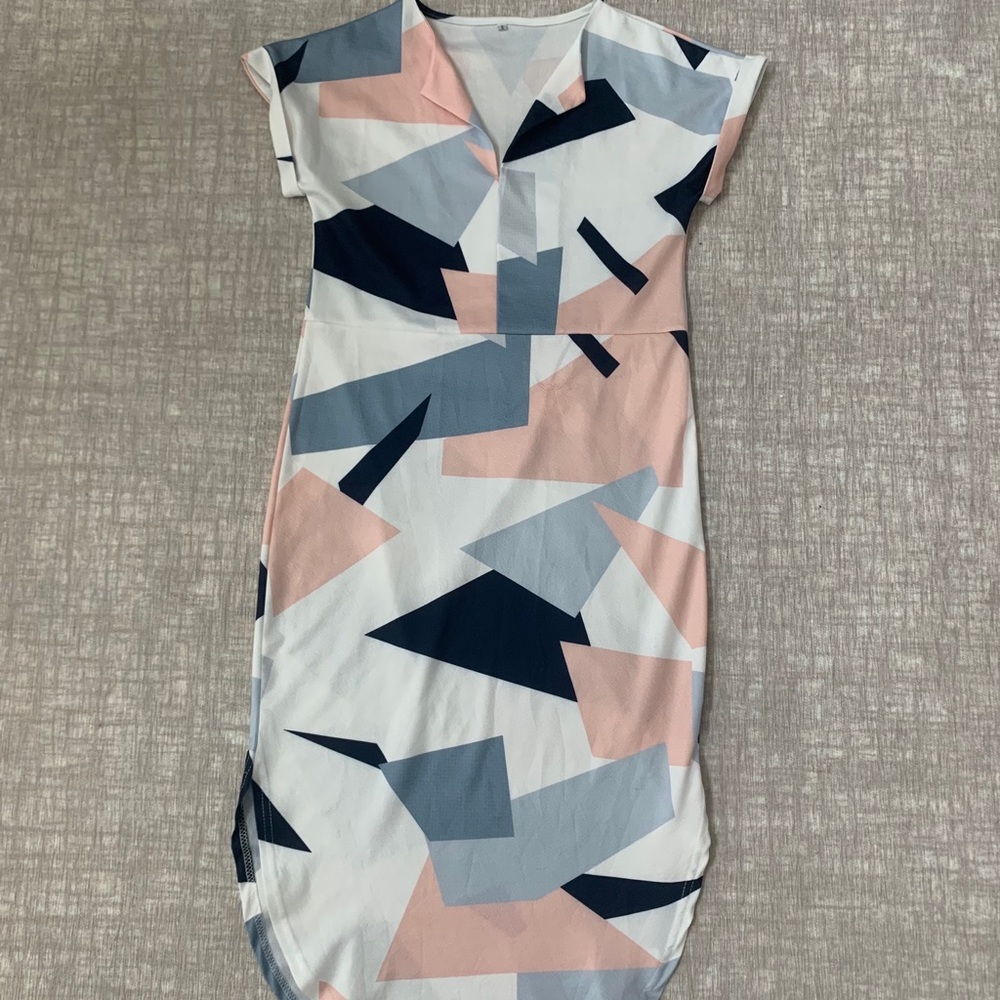 Women’s geometric shapes dress
